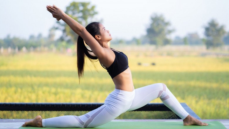 Theo các bác sĩ, tập yoga là một cách giúp bạn giảm bị rối loạn lo âu. Ảnh minh họa.